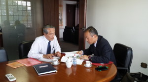 Encontro do representante sênior da JICA de São Paulo (SP), Endo Hiroaki, com o presidente da CCIBJ-PR, Yoshiaki Oshiro